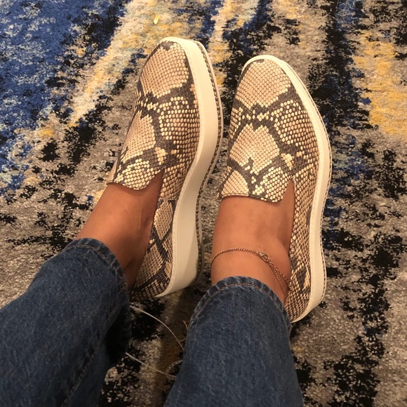 Karl Lagerfeld Brea Snake Print Leather Chain - Picture 3 of 4